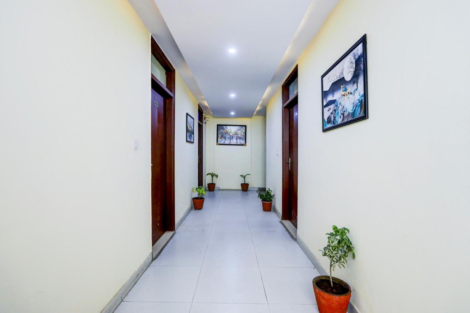 Hotel Luxury Global New Delhi Ngoại thất bức ảnh